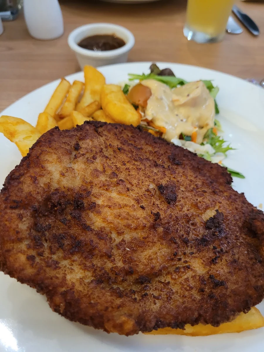 Beef Schnitzel, Maroochy Bridge Hotel