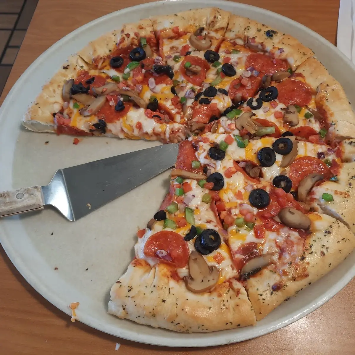 Deluxe Pizza