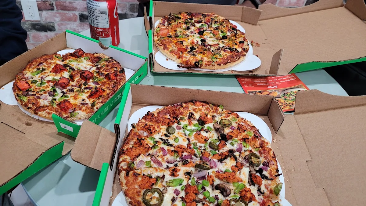 Tandoori Paneer Tikka Pizza