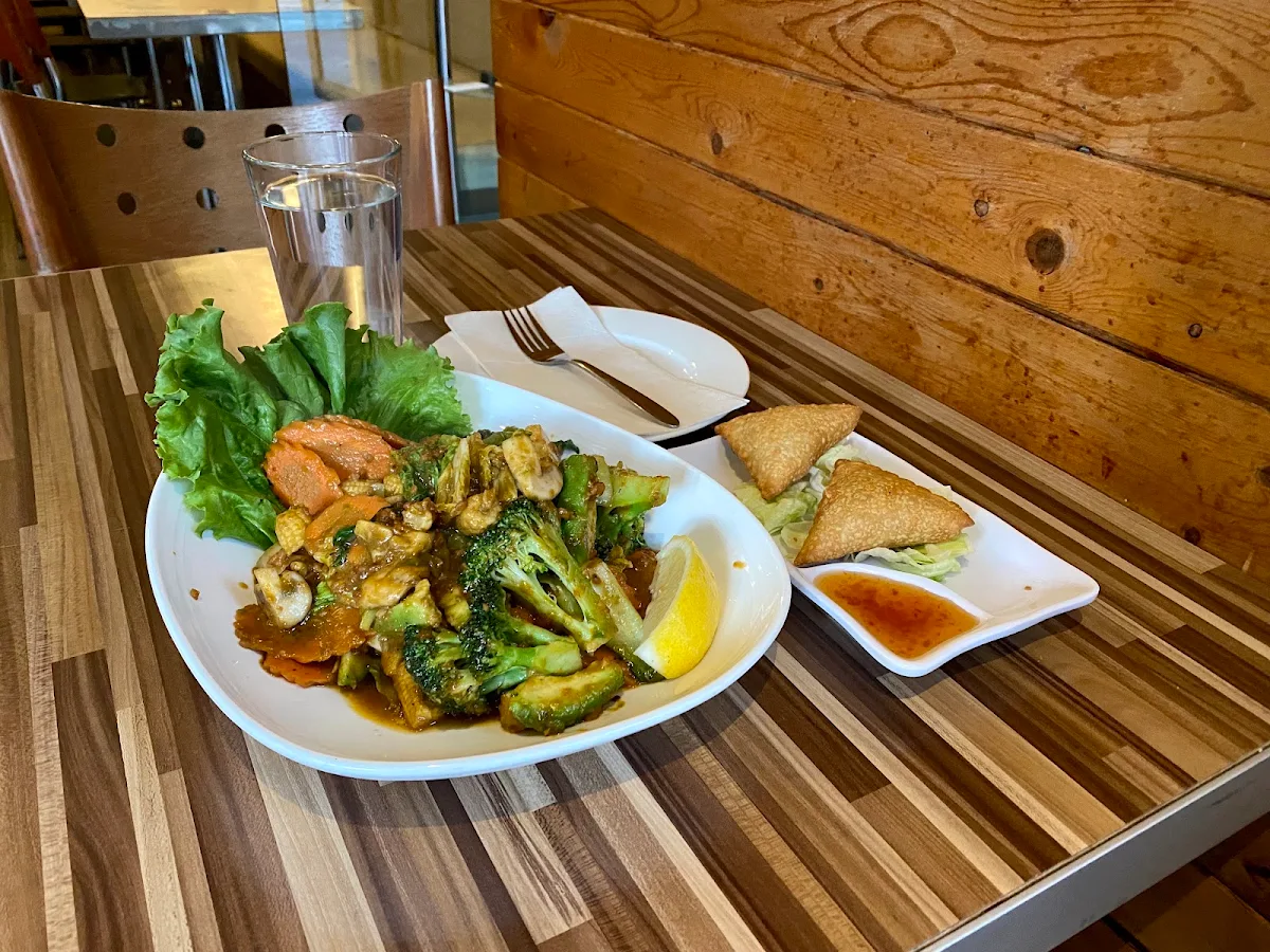 Avocado Peanut Stir Fry