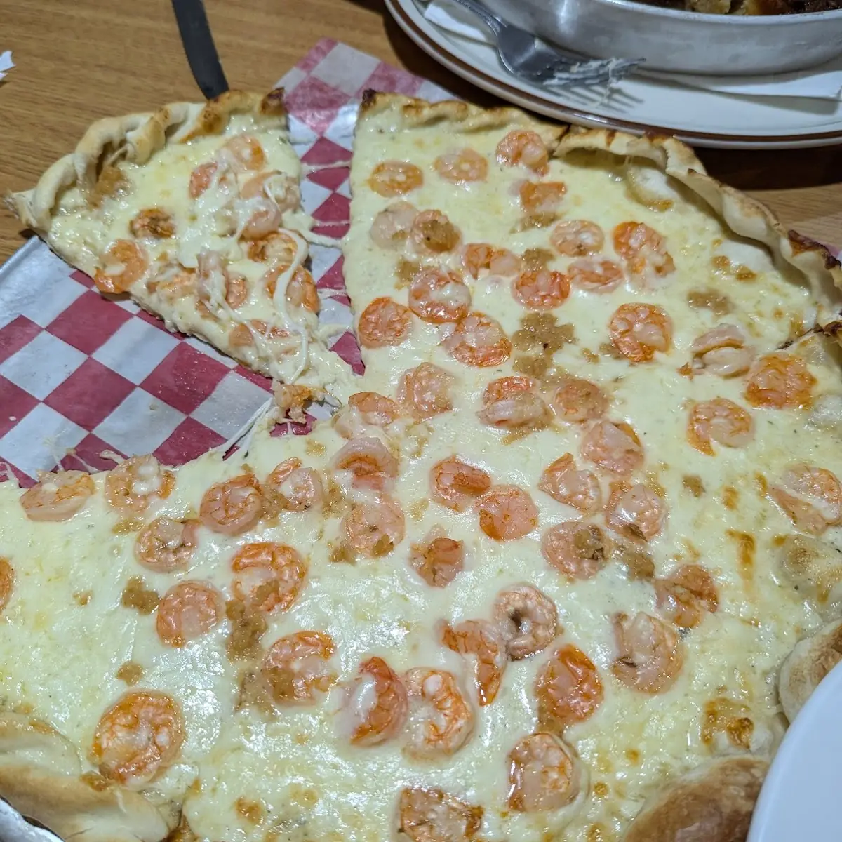 Shrimp Alfredo Pizza