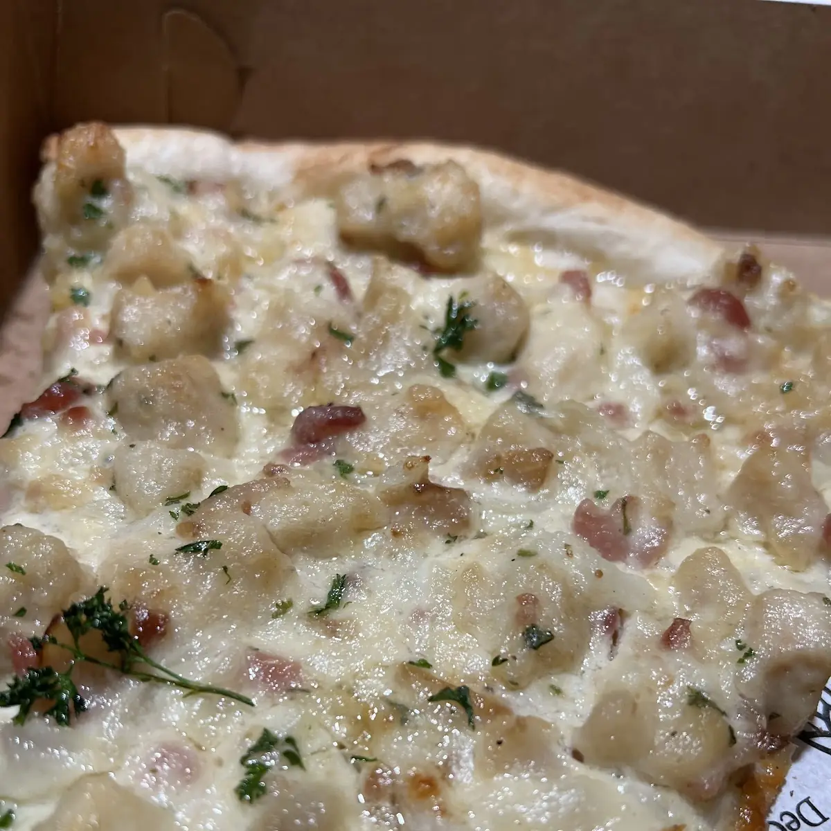 Chicken Carbonara Pizza