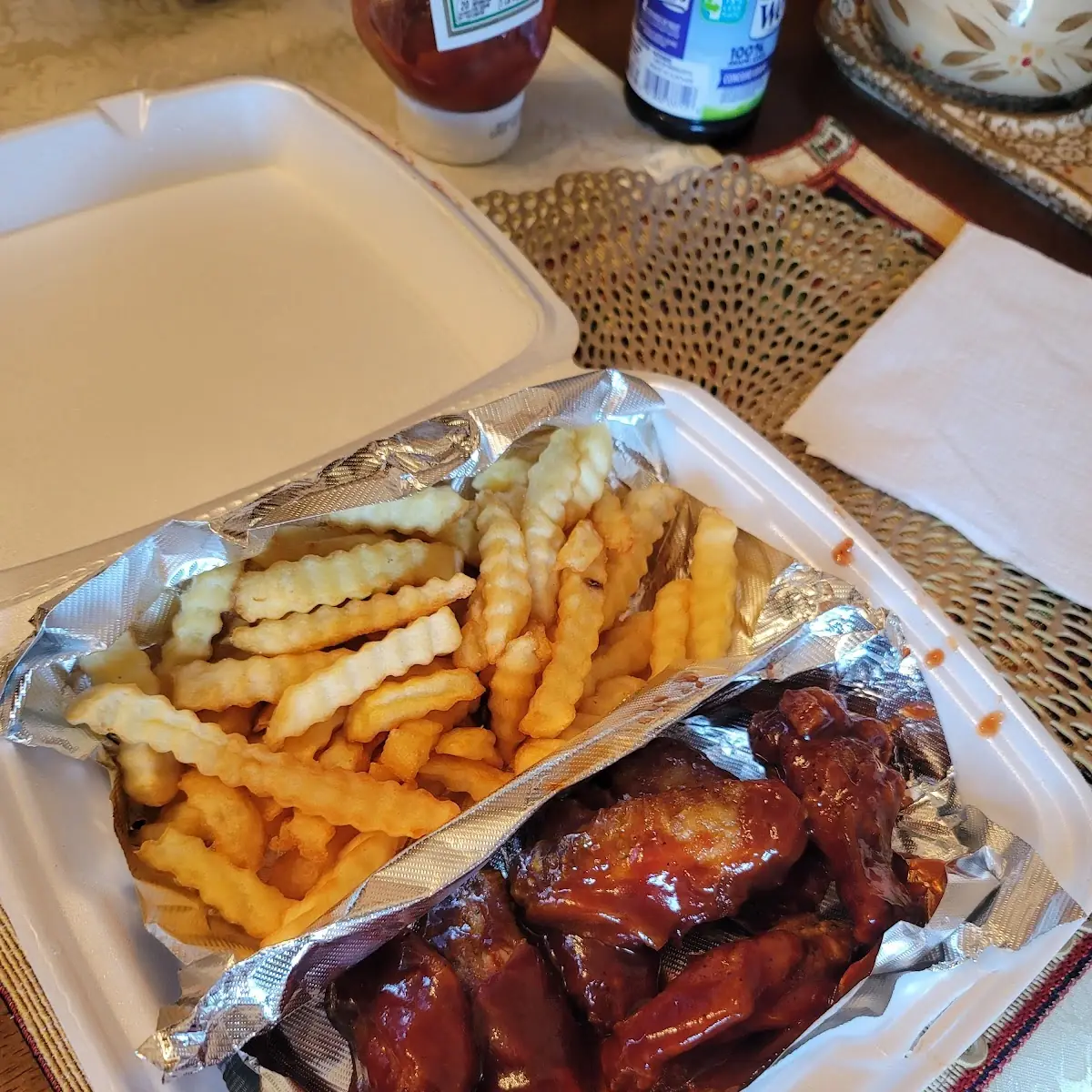 BBQ Chicken Wings with Fries