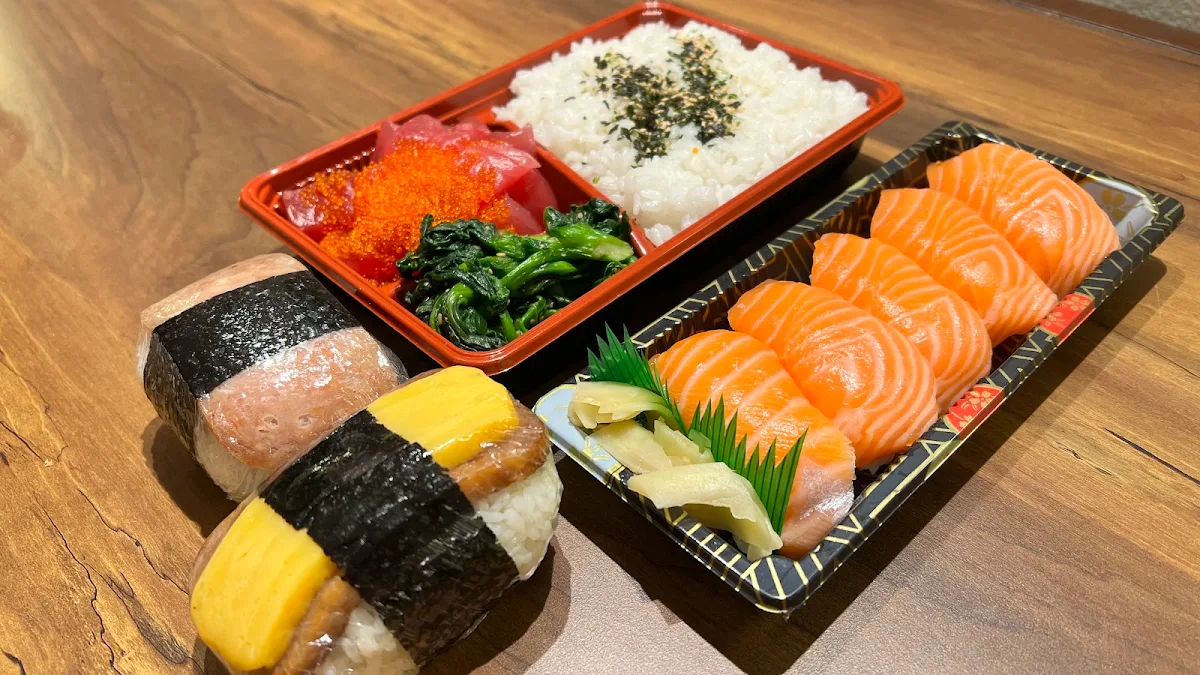 Salmon Nigiri 5pc