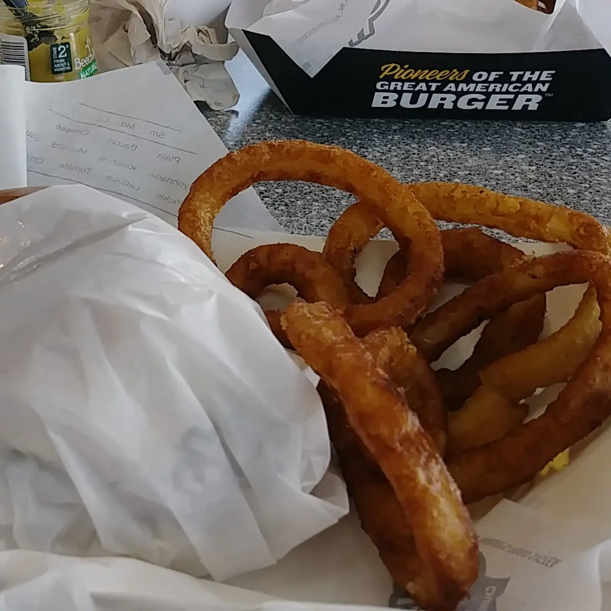 Cheeseburger with Onion Rings