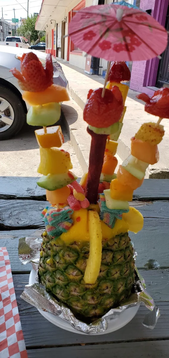 Piña Loca Loca Pineapple