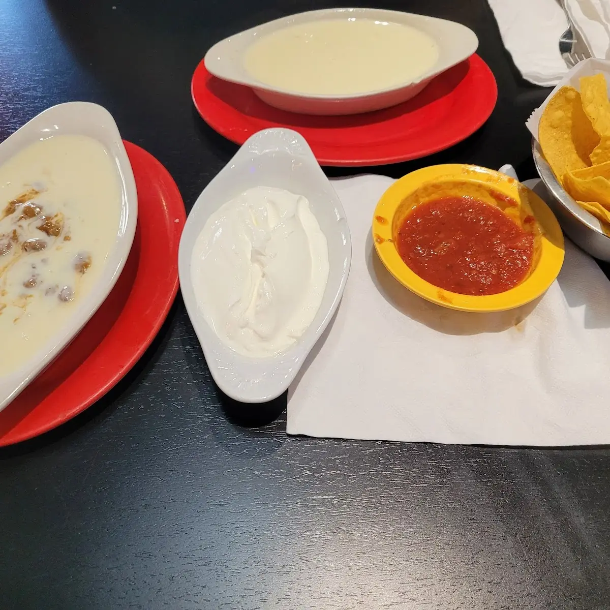 Cheese Dip Bean Dip Sour Cream Salsa & Chips