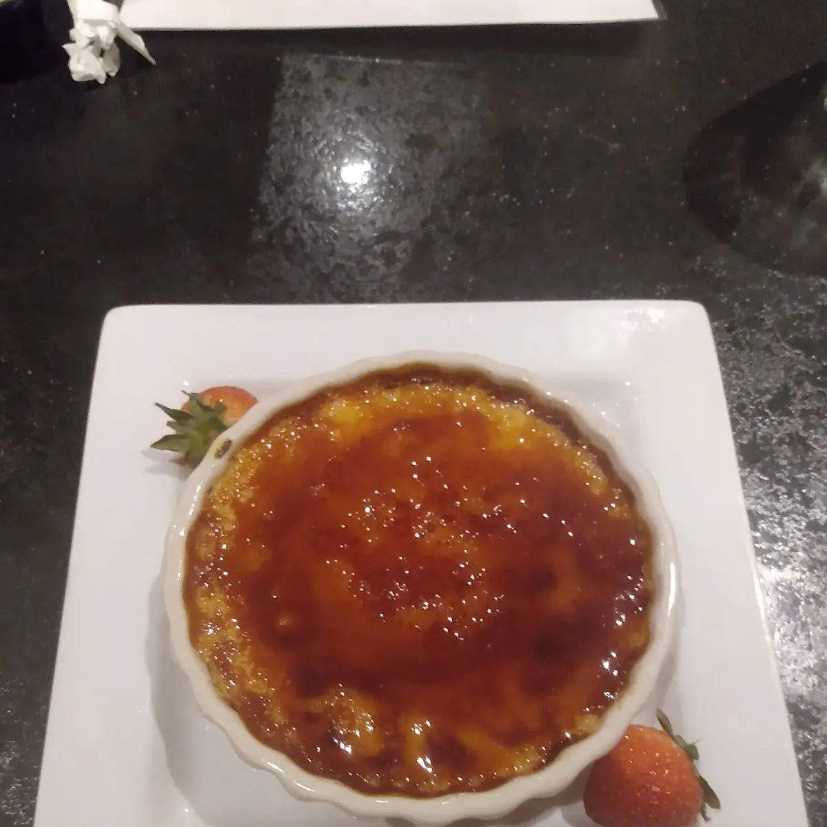 Crème Brûlée with Caramelized Sugar