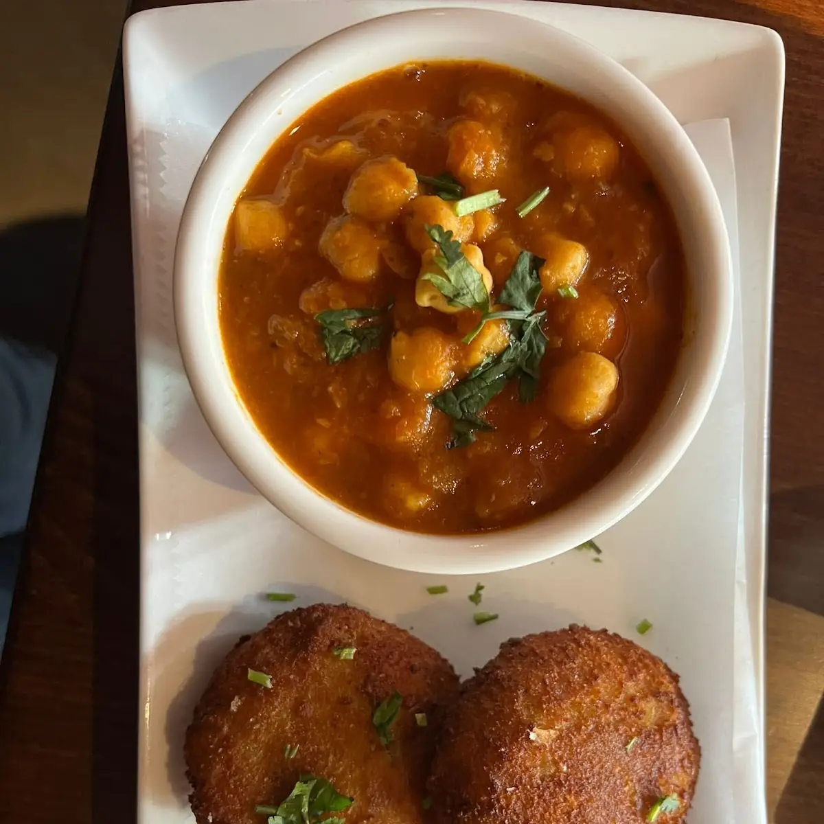 Alu Tikki Chana