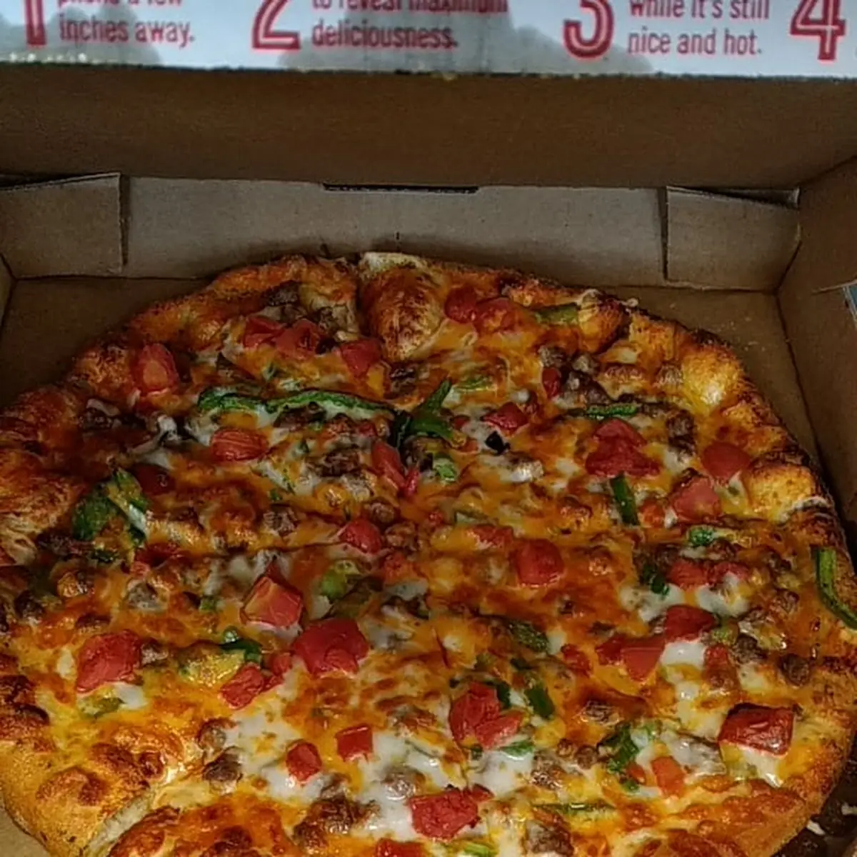 Cheeseburger Pizza w Green Peppers