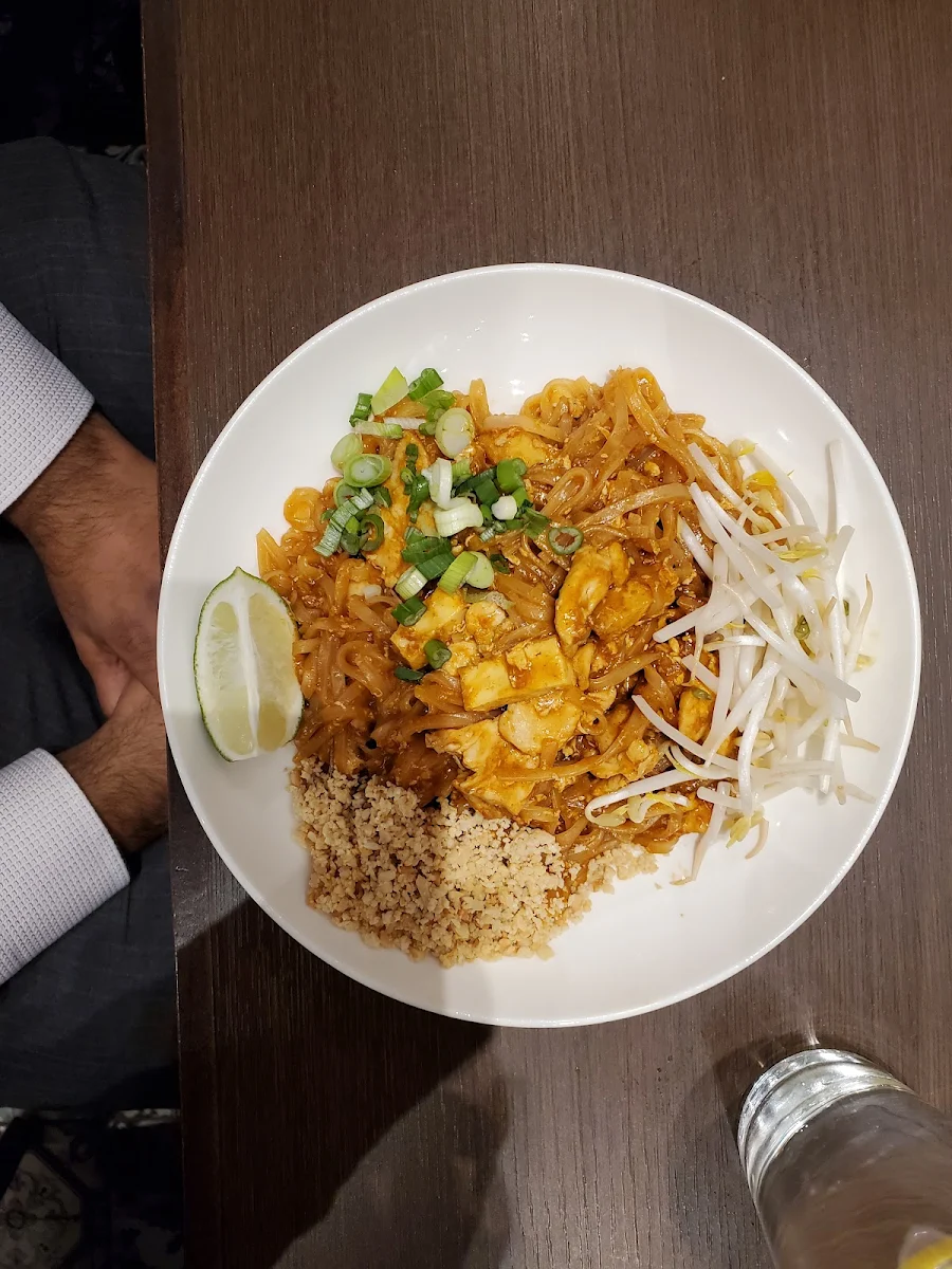 Chicken Pad Thai, Thairoomgrand York Mills