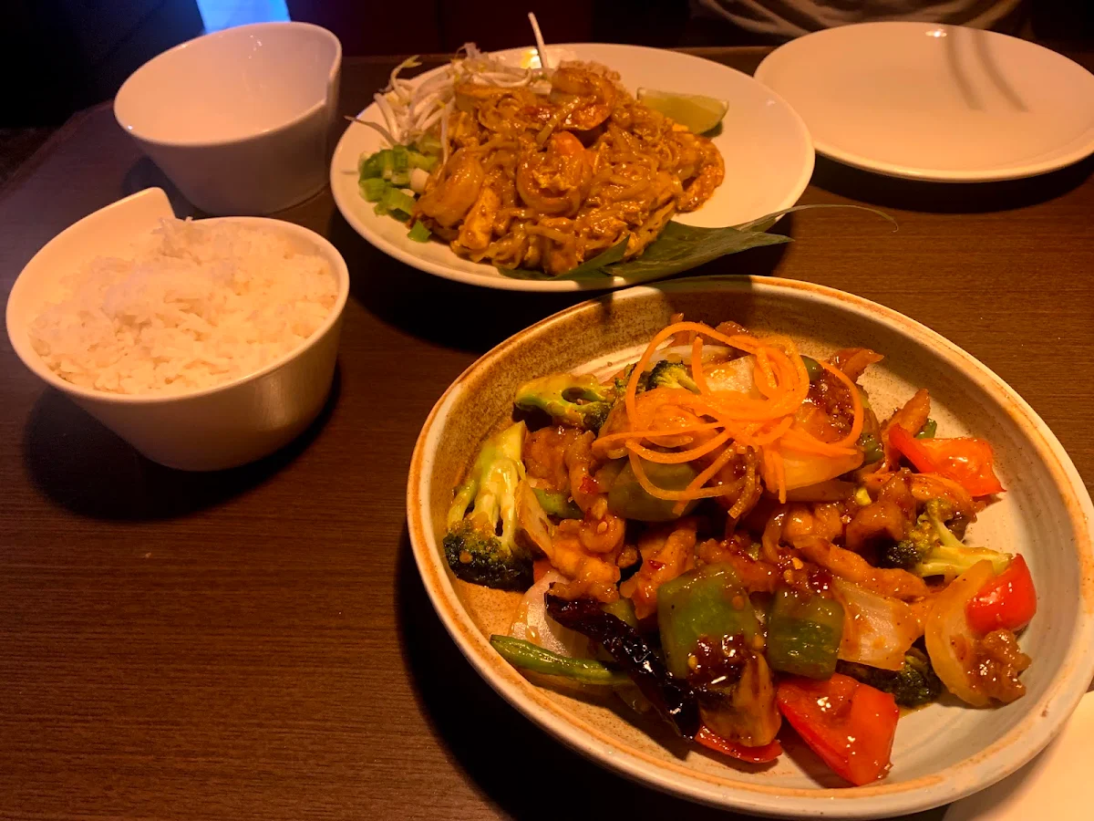 Curry Pad Thai, Thairoomgrand York Mills