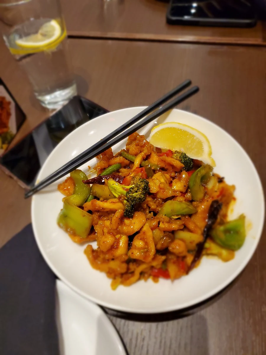 Ginger Chicken Gai Pad Khing, Thairoomgrand York Mills
