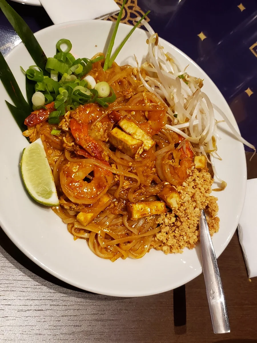 Grand Pad Thai, Thairoomgrand York Mills