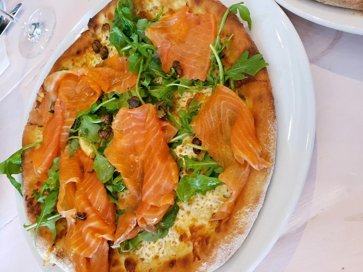 Pizza Salmone, IL FORNELLO on Danforth