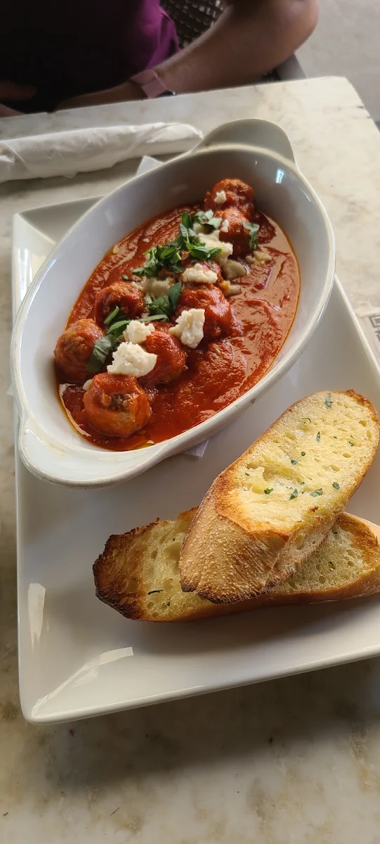 Vegan Meatballs & Garlic Bread, IL FORNELLO on Danforth