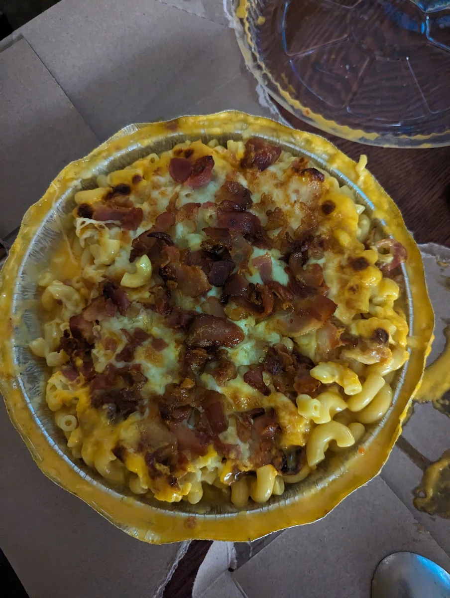 Mac and Cheese Bacon, Rotisseries Highway Pizza