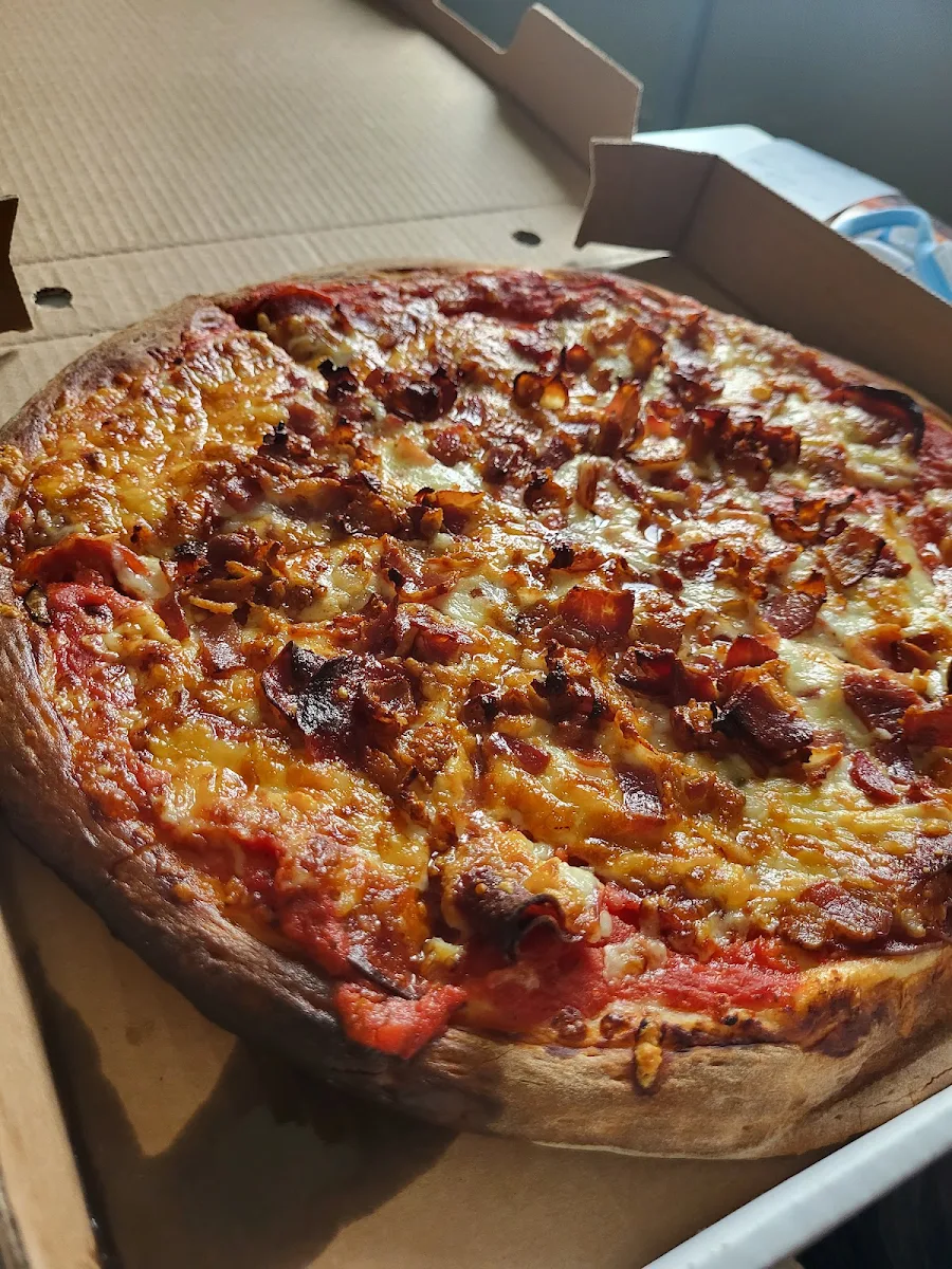 Pizza Quebecoise, Rotisseries Highway Pizza
