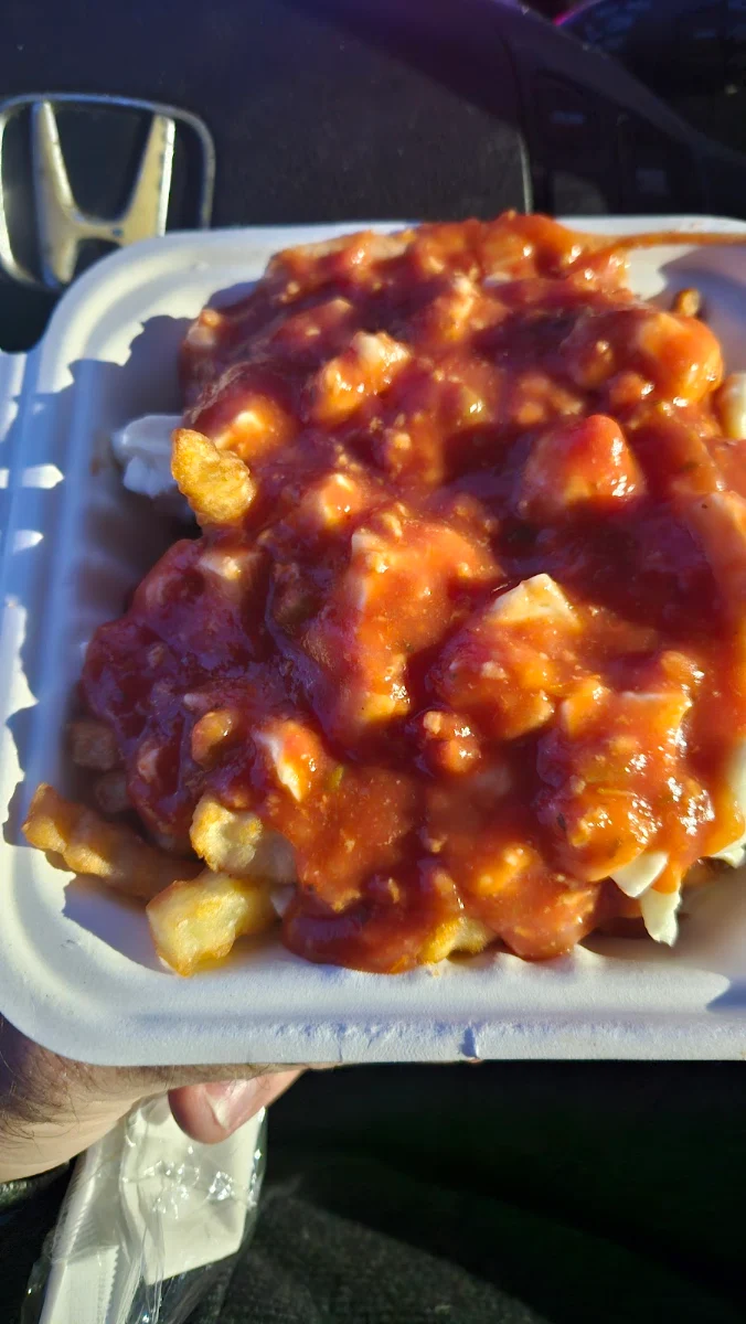Poutine Italienne Jumbo, Rotisseries Highway Pizza