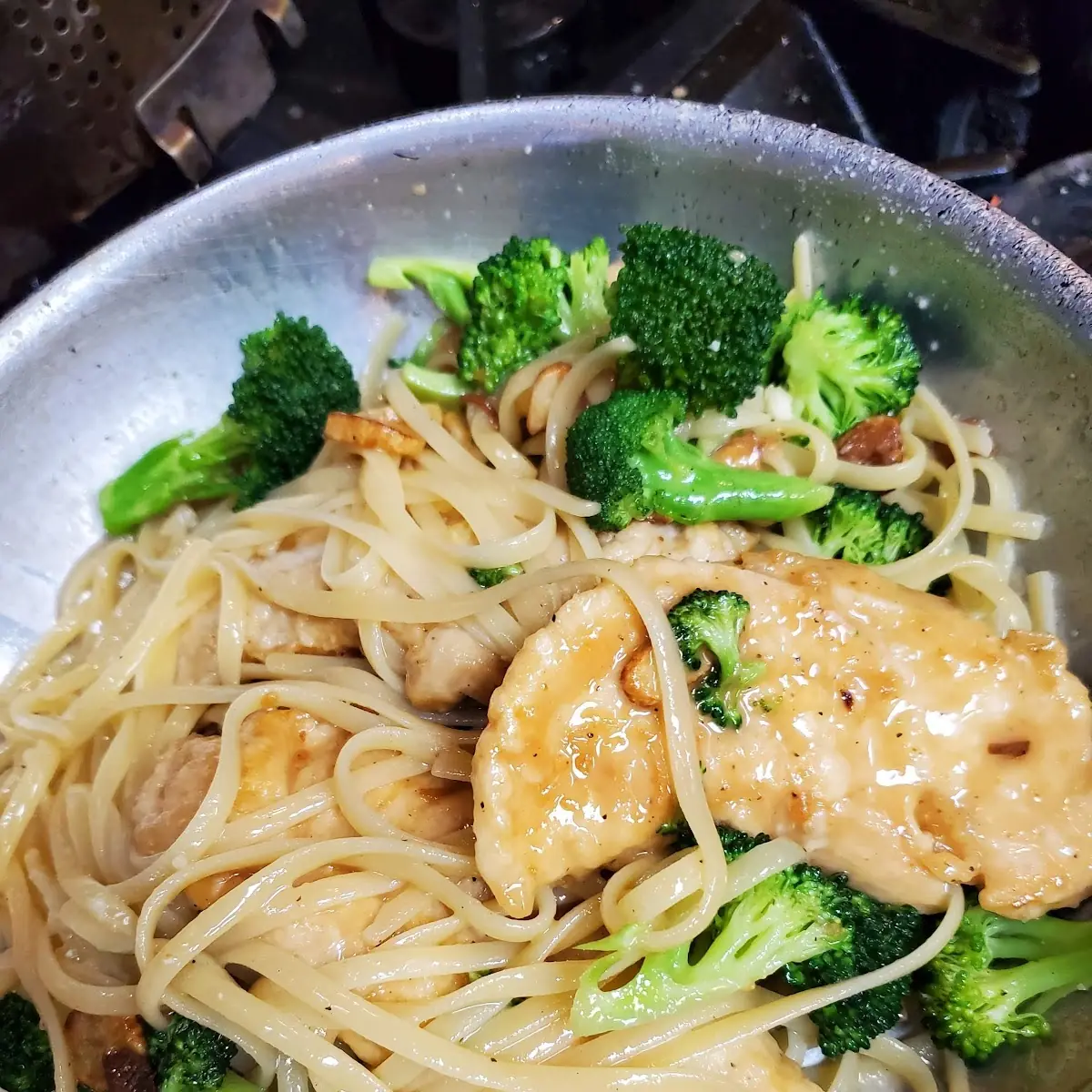 Chicken & Broccoli in Garlic & Oil