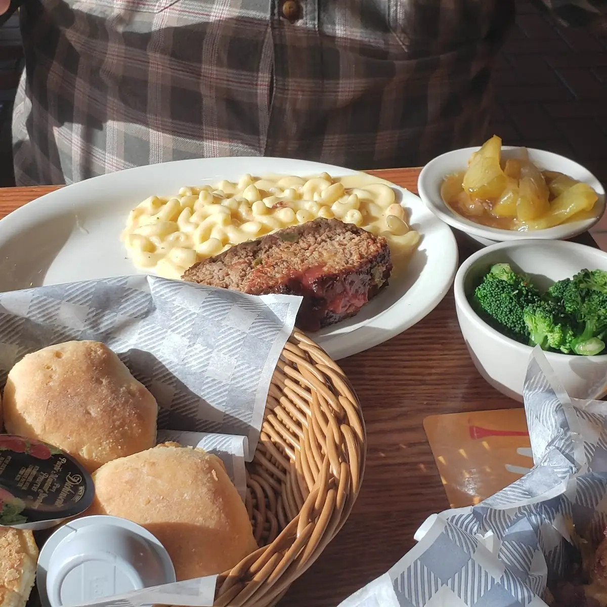 Meatloaf Mac & Cheese Fried Apples Broccoli