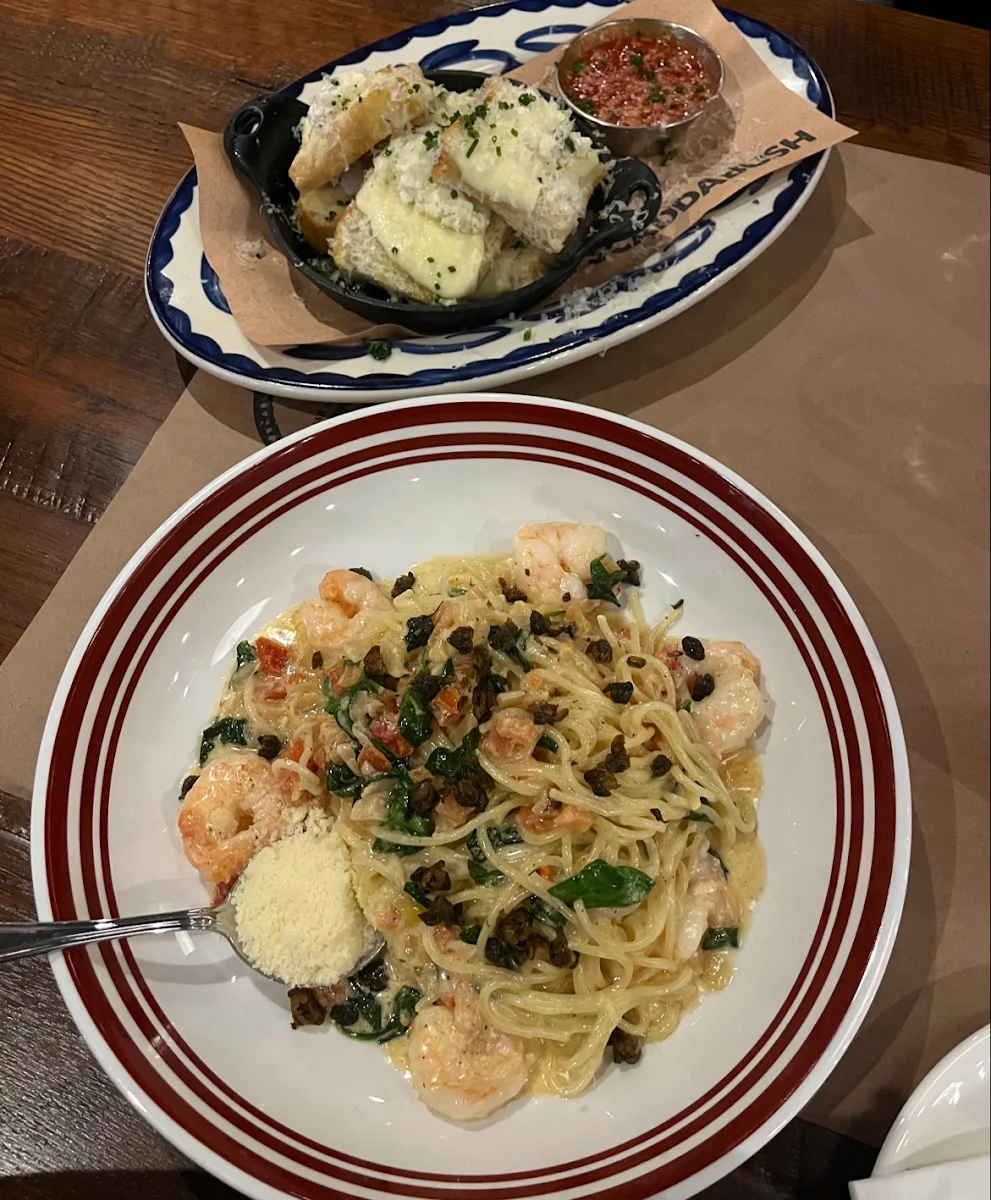 Lemon Garlic Shrimp Spaghetti, Scaddabush Italian Kitchen & Bar Don Mills