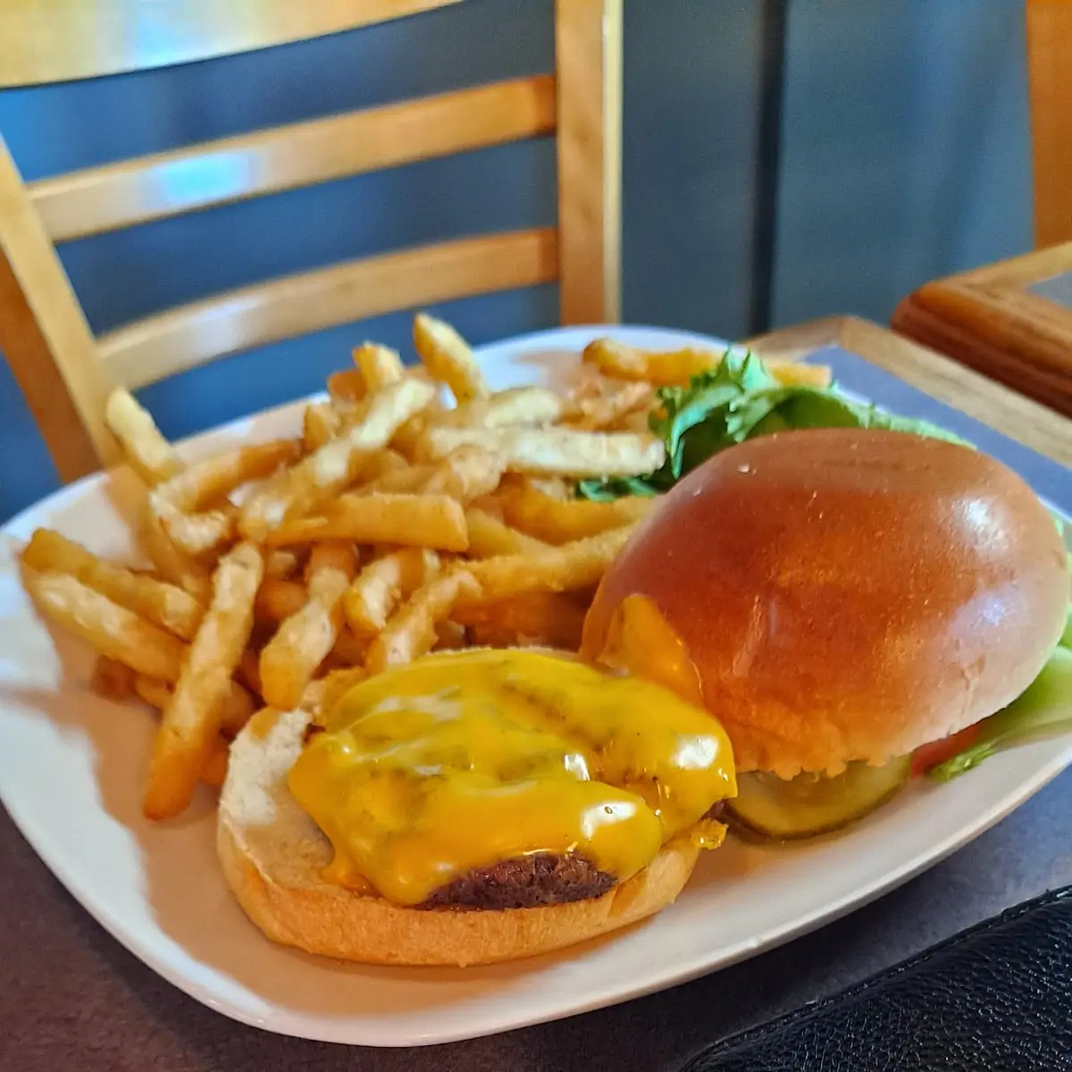 Kids Cheeseburger