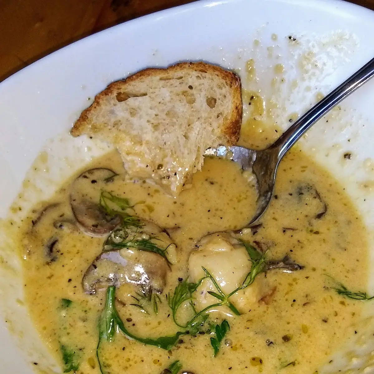 Appetizer Scallops with Garlic Sauce