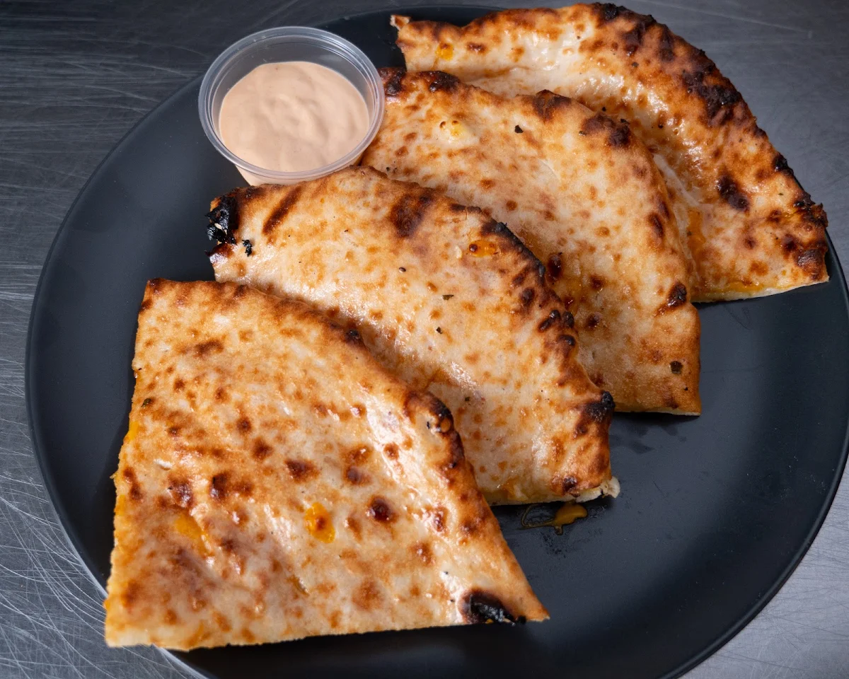 Chilli Cheese Naan with Dip