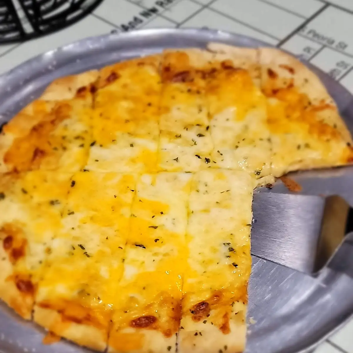 Garlicbread with Cheese Sticks