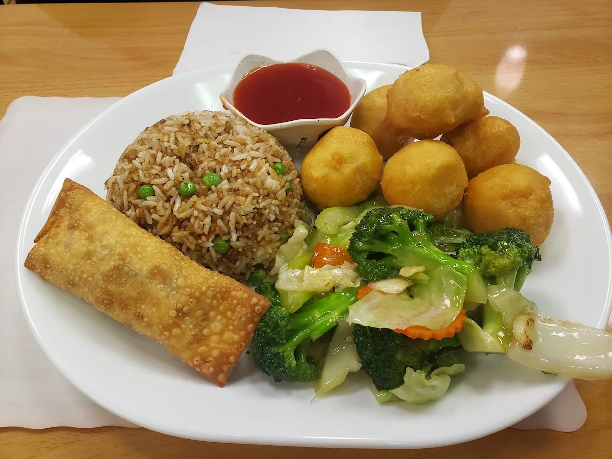 Egg Rolls Chicken Fried Rice, Comodo Chinese Restaurant