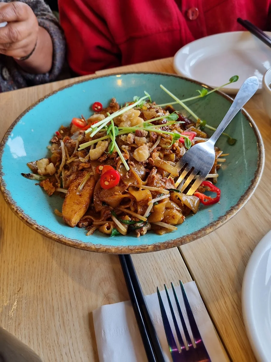 Fried Kuey Teow, Asian Bistro by Fugu8