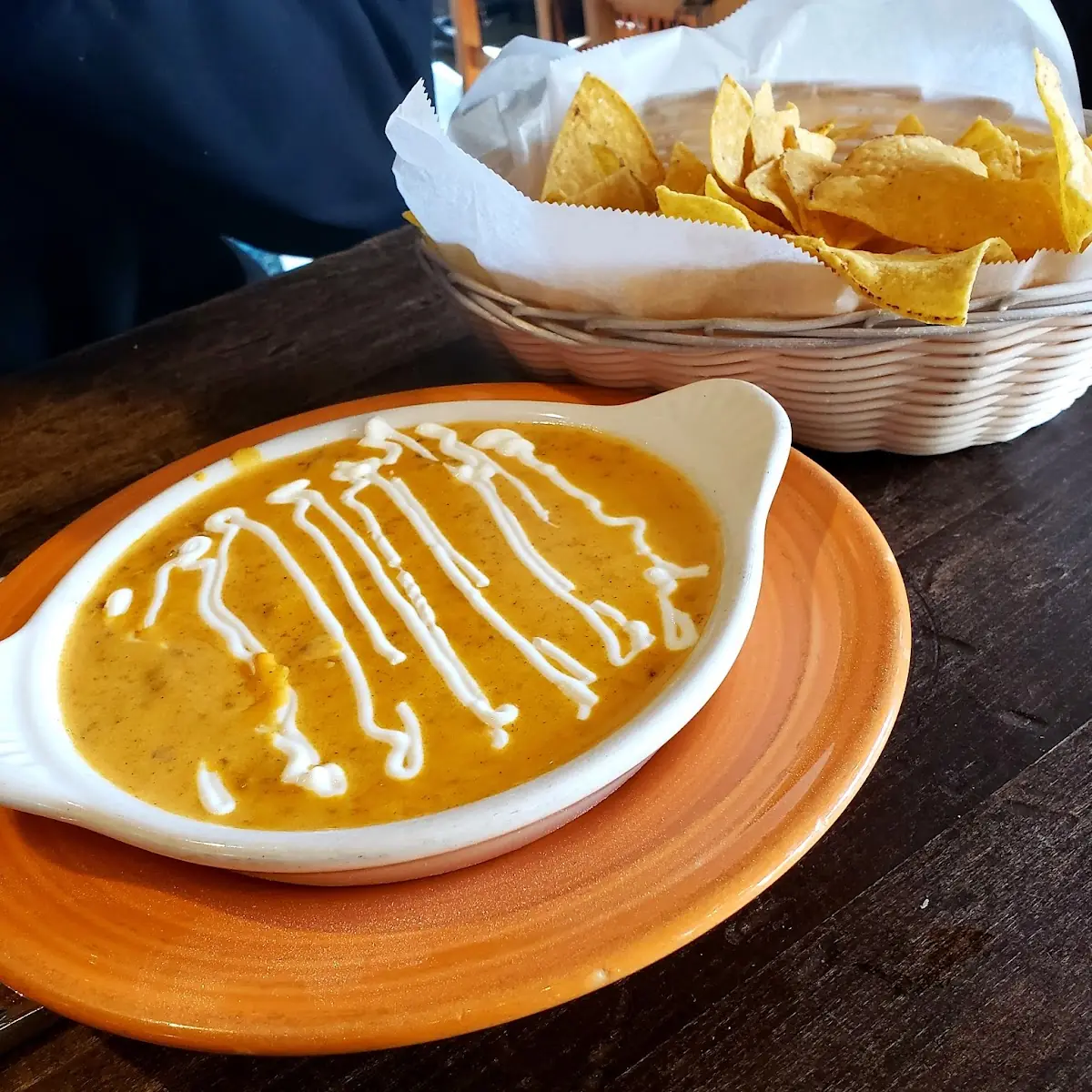 Queso Fundido Con Chorizo