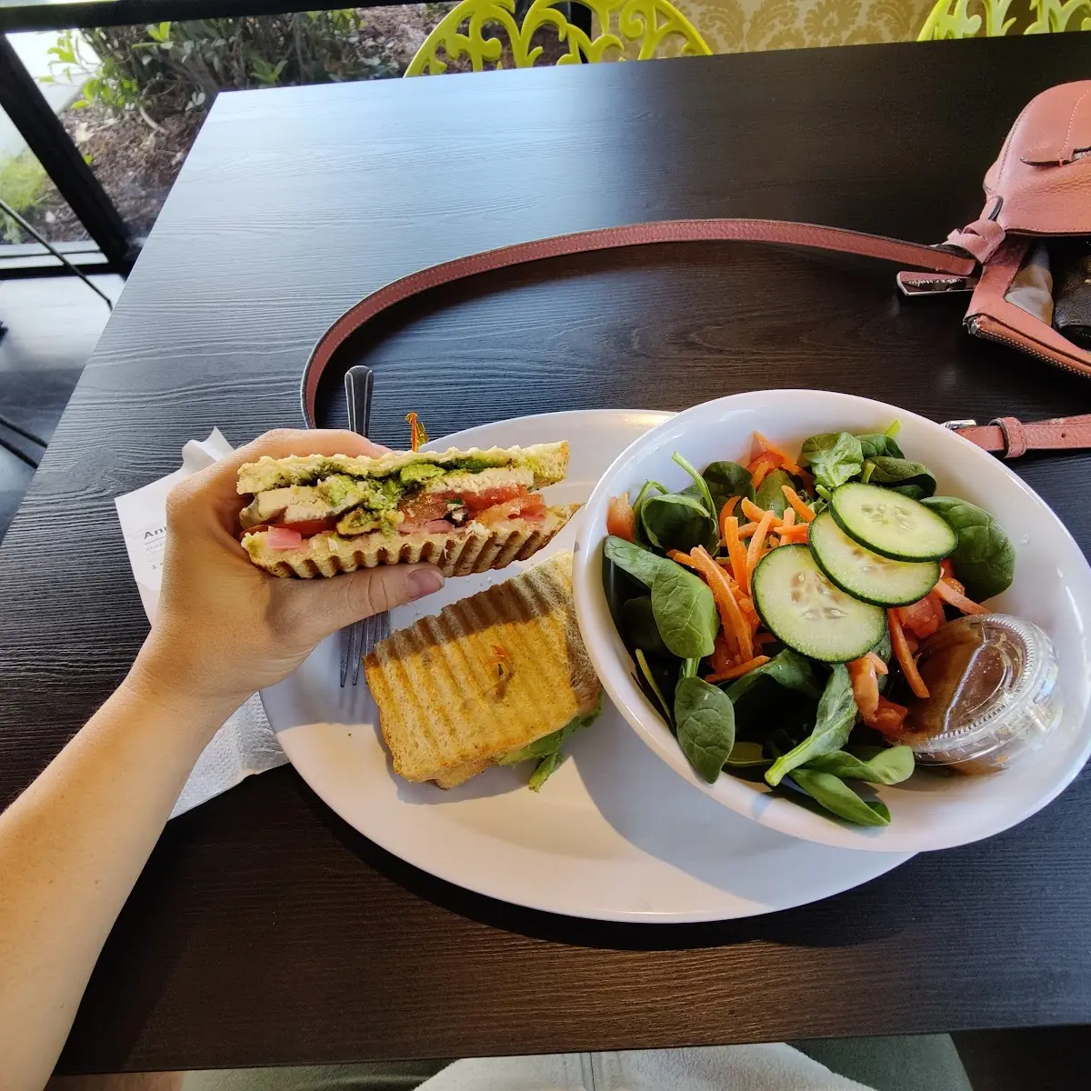 Walnut Pesto Sandwich