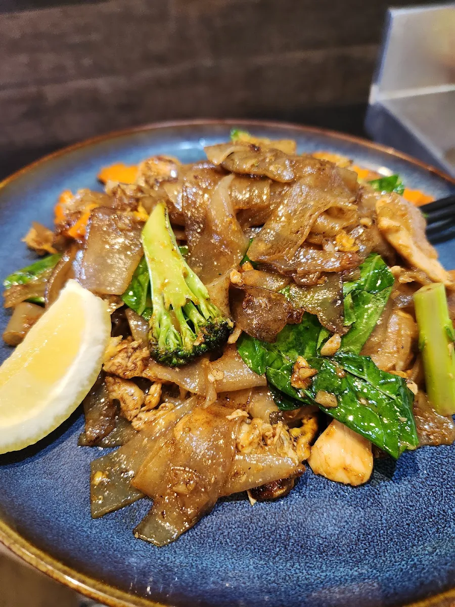 Pad See EW, Aura Thai Restaurant (Narrabeen)