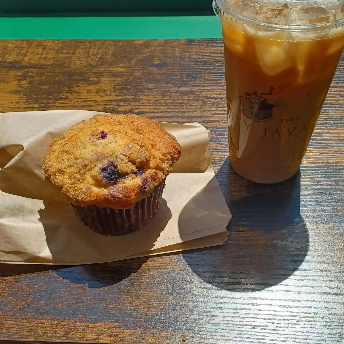 Blueberry Muffin Iced Vanilla Latte