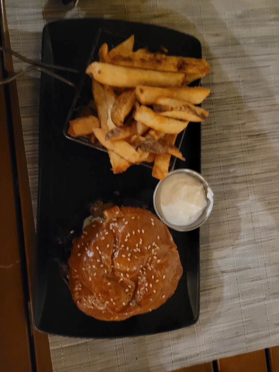 Hamburger, Signatures Restaurant