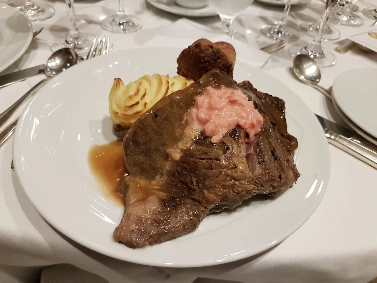 Highlights, Signatures Restaurant