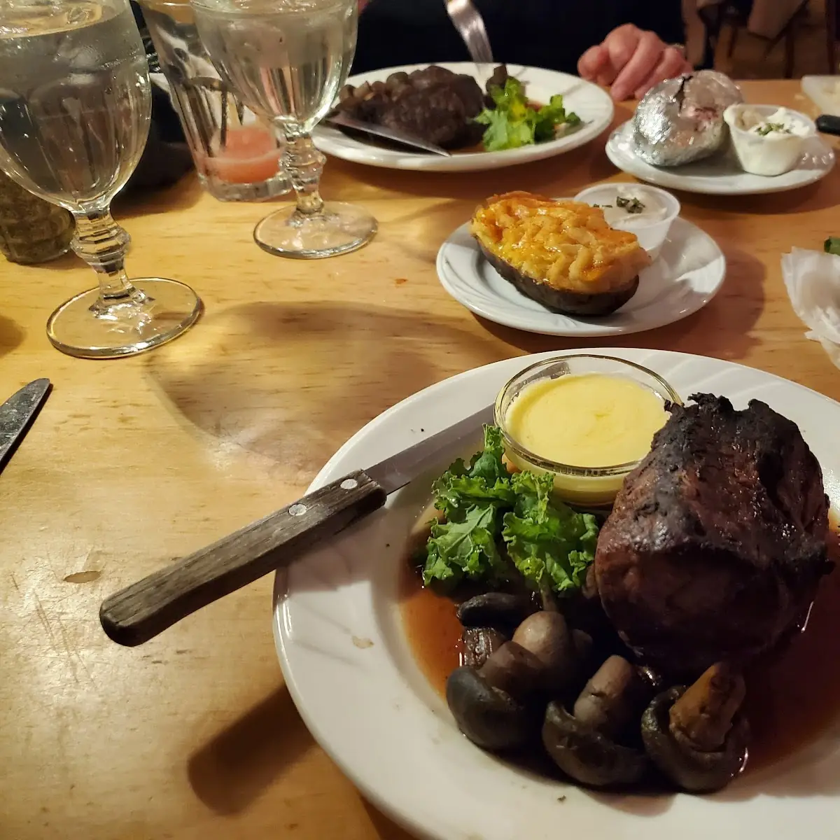 Filet Mignon with Hollandaise Sauce