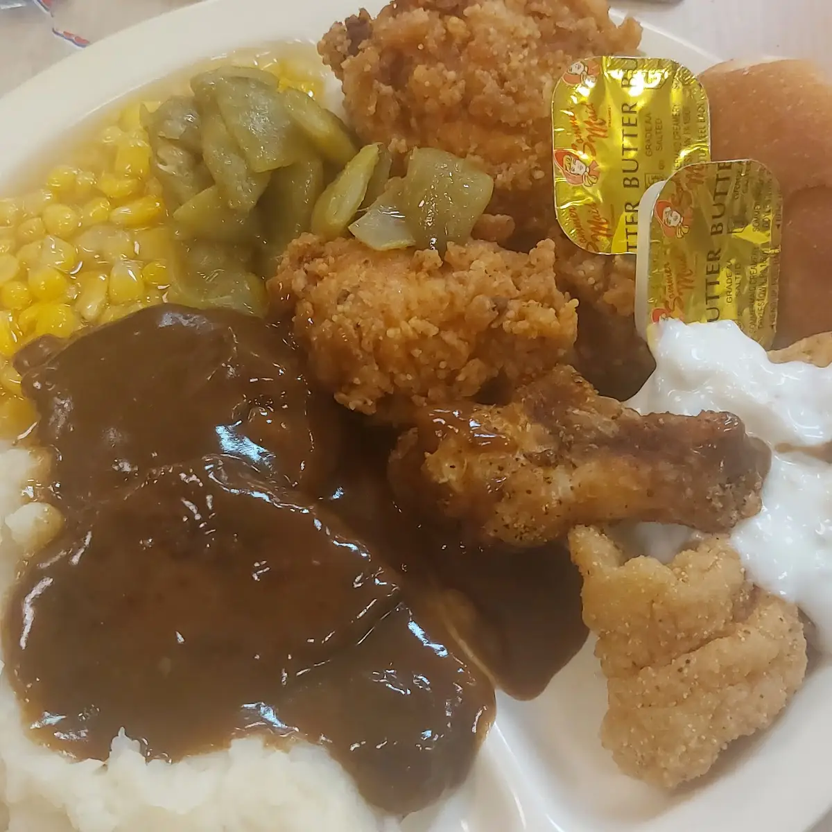Salisbury Steak Fried Chicken Green Beans Corn