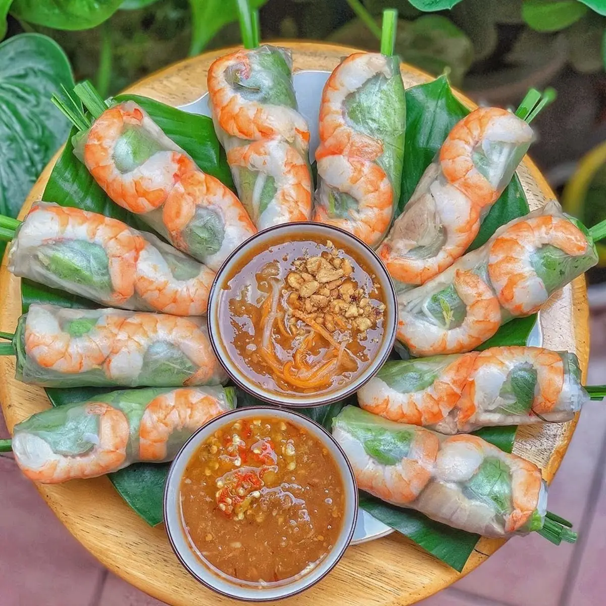 2 Vietnamese Spring Rolls