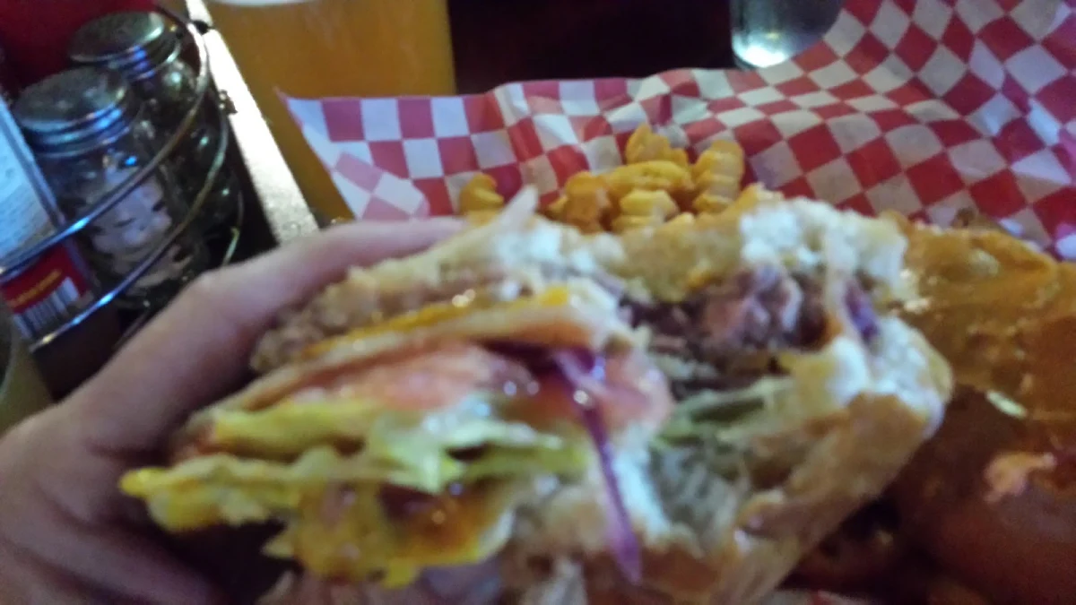 Hot Pastrami w Kraut & Chips