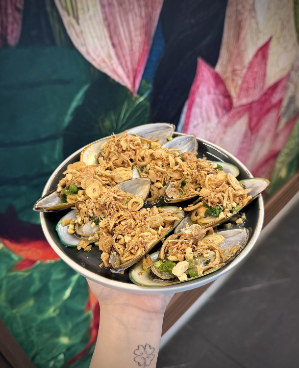 Highlights, Pho Huong