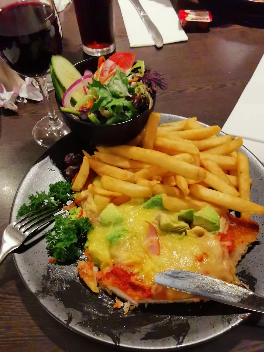 Avocado Parma, Beretta's Langwarrin Hotel
