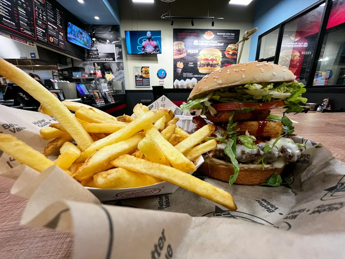 Ultimate BBQ Burger, Fatburger Medicine Hat