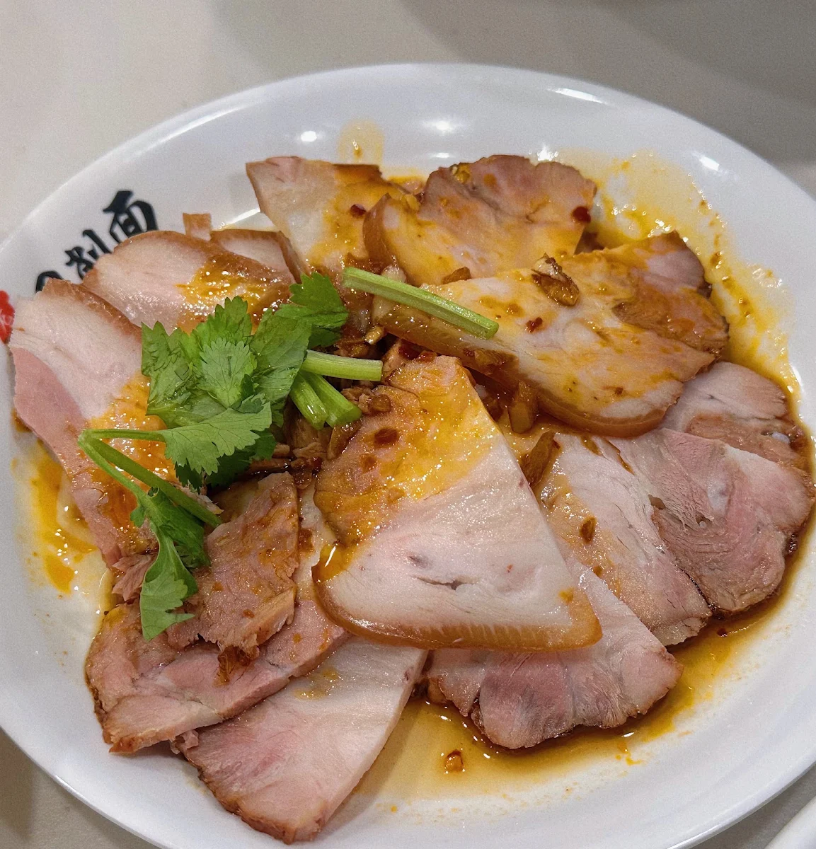 Sliced Pork Leg with Garlic Sauce