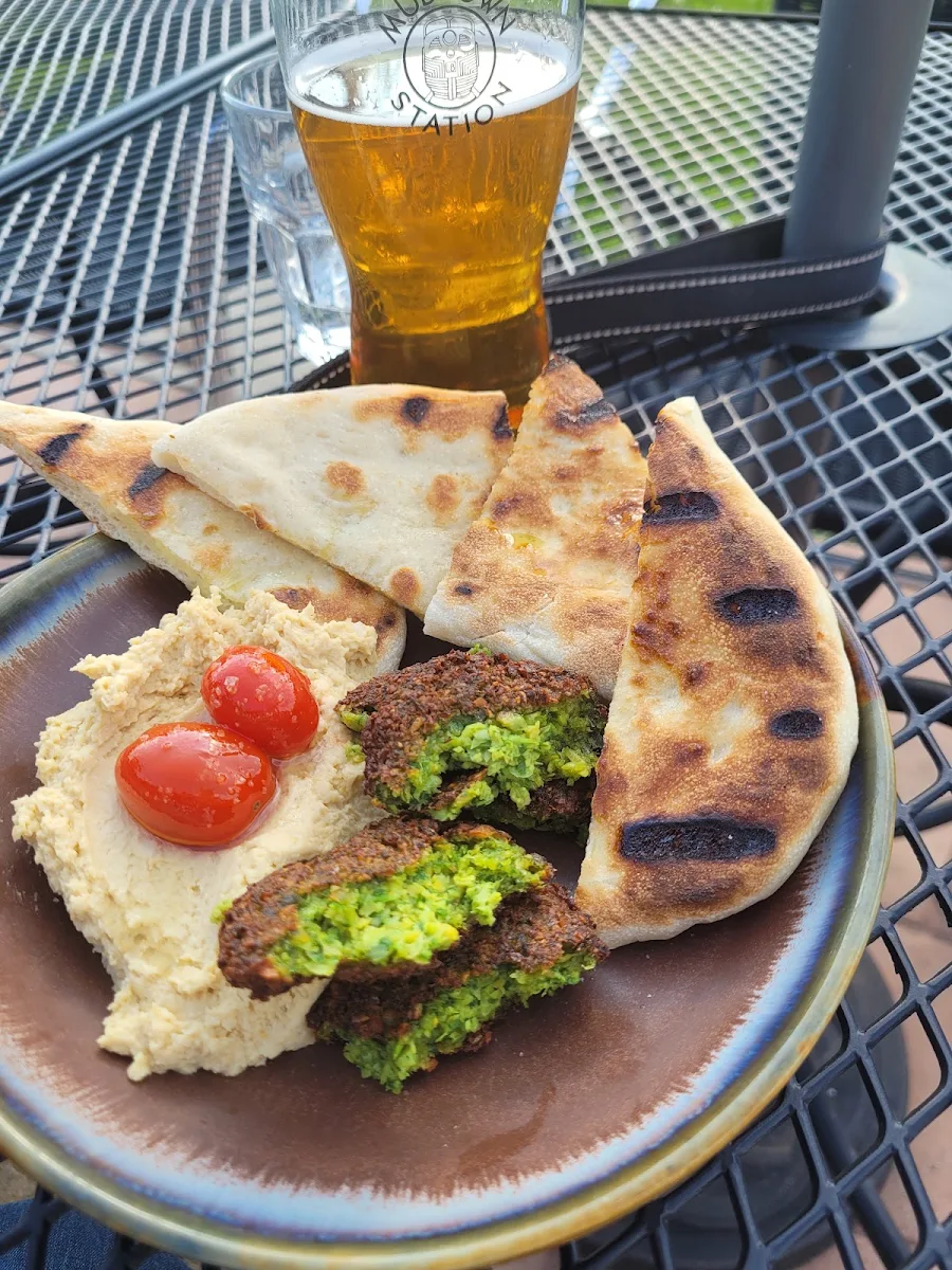 Herb Falafel Hummus Naan, Mudtown Station Brewery and Restaurant