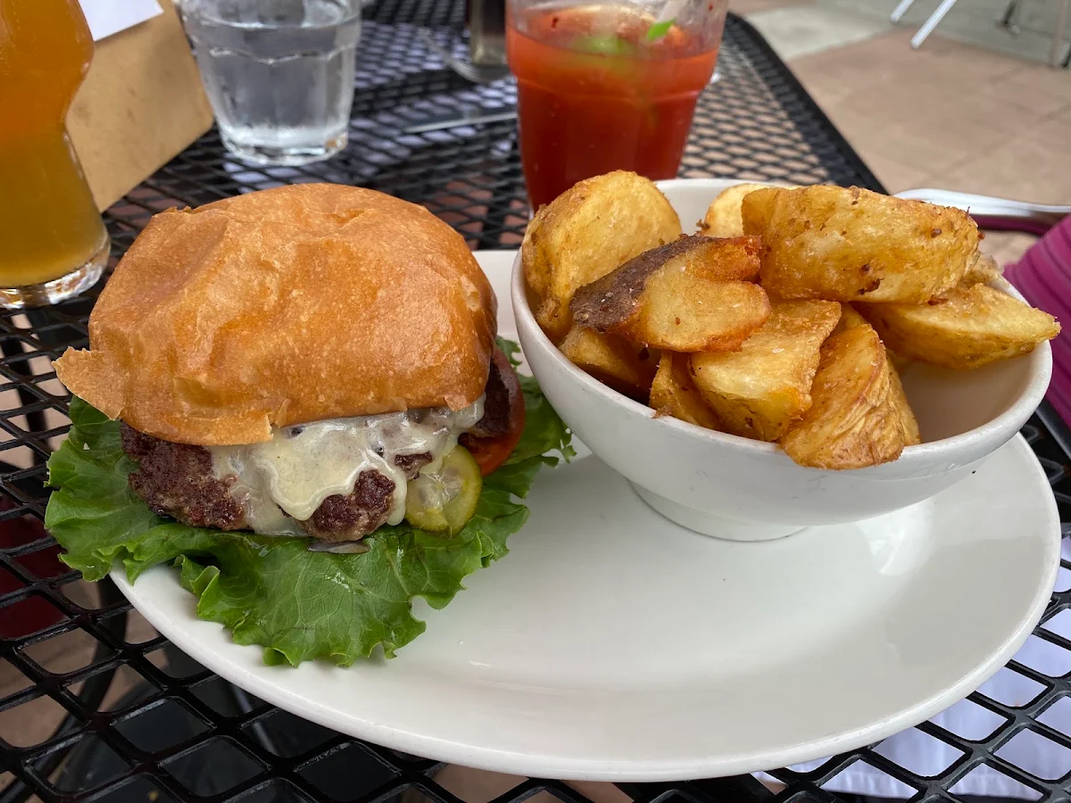 Mudtown Burger Side, Mudtown Station Brewery and Restaurant