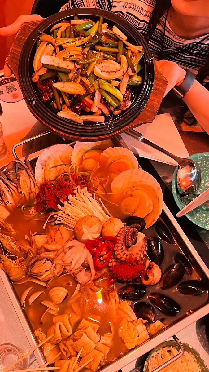Mixed Seafood Hot Pot, Sunny Pocha 써니포차