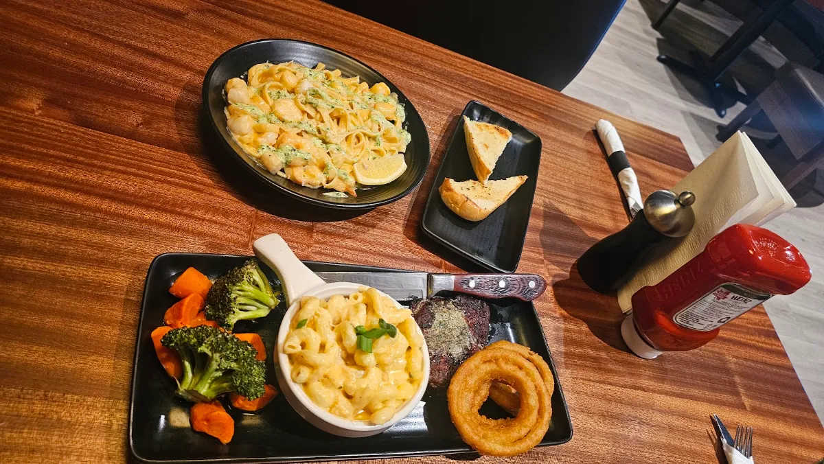 7oz Sirloin & Lobster Mac N' Cheese